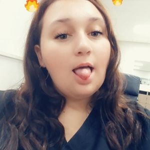 Meet your Posher, Makayla bain